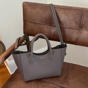 Like New Aallyn Satchel in Woodberry